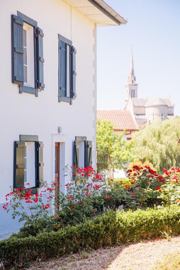 Maison Gamboia, Chambres D'Hotes Au Calme Avec Jardin Hasparren Ngoại thất bức ảnh