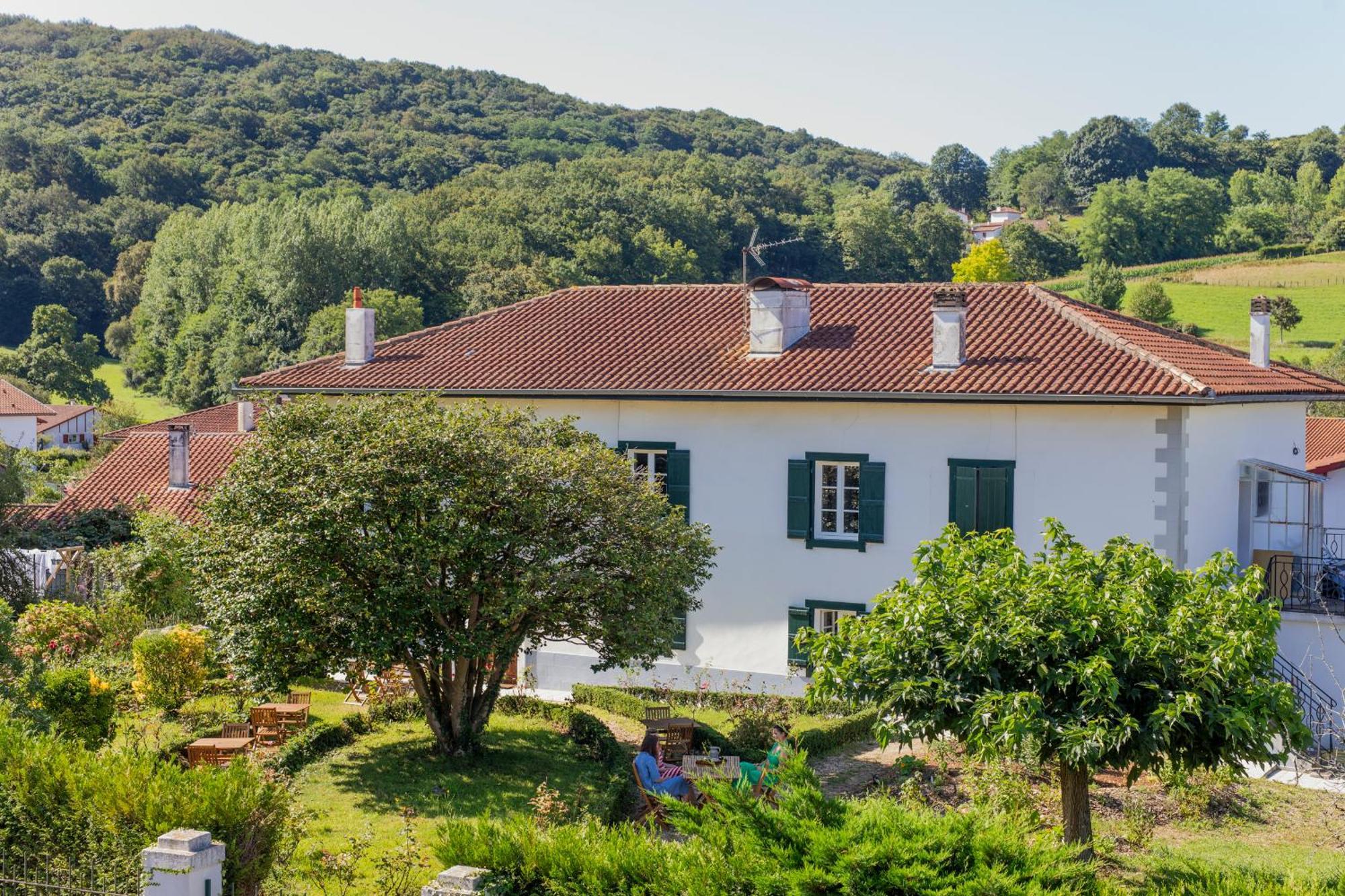 Maison Gamboia, Chambres D'Hotes Au Calme Avec Jardin Hasparren Ngoại thất bức ảnh